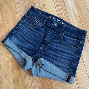 American Eagle - High Rise Shortie